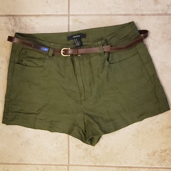 Forever21 Women's Short with belt - Picture 1 of 3